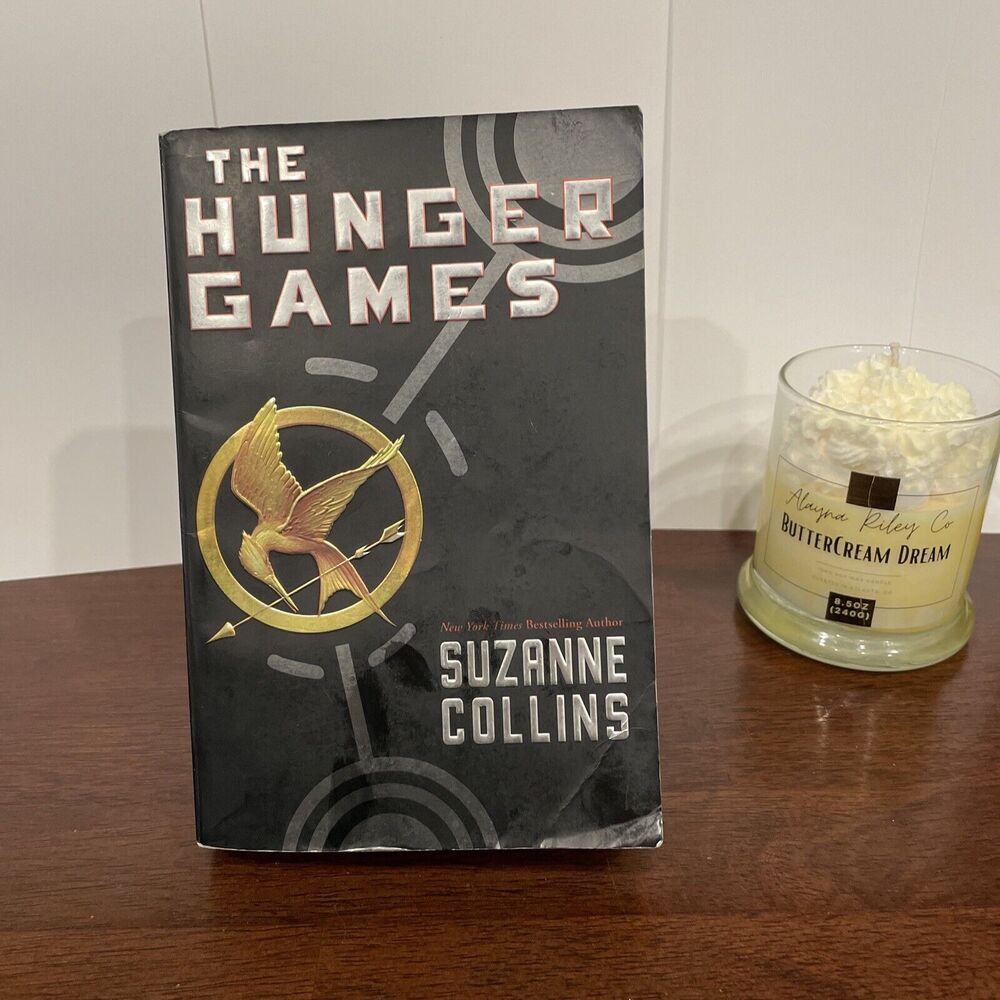 Hunger Games Ser.: The Hunger Games by Suzanne Collins (2010, Trade Paperback)